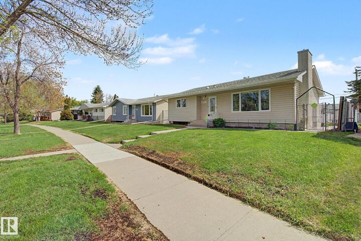 Property Photo: 16727 80 Avenue NW AB T5R 3N1