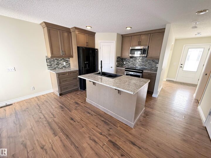Property Photo:  14005 158A Avenue NW  AB T6V 1V7 
