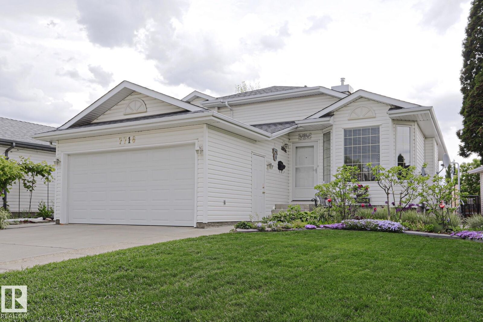 Property Photo: 7716 154 Avenue NW AB T5Z 2Z2