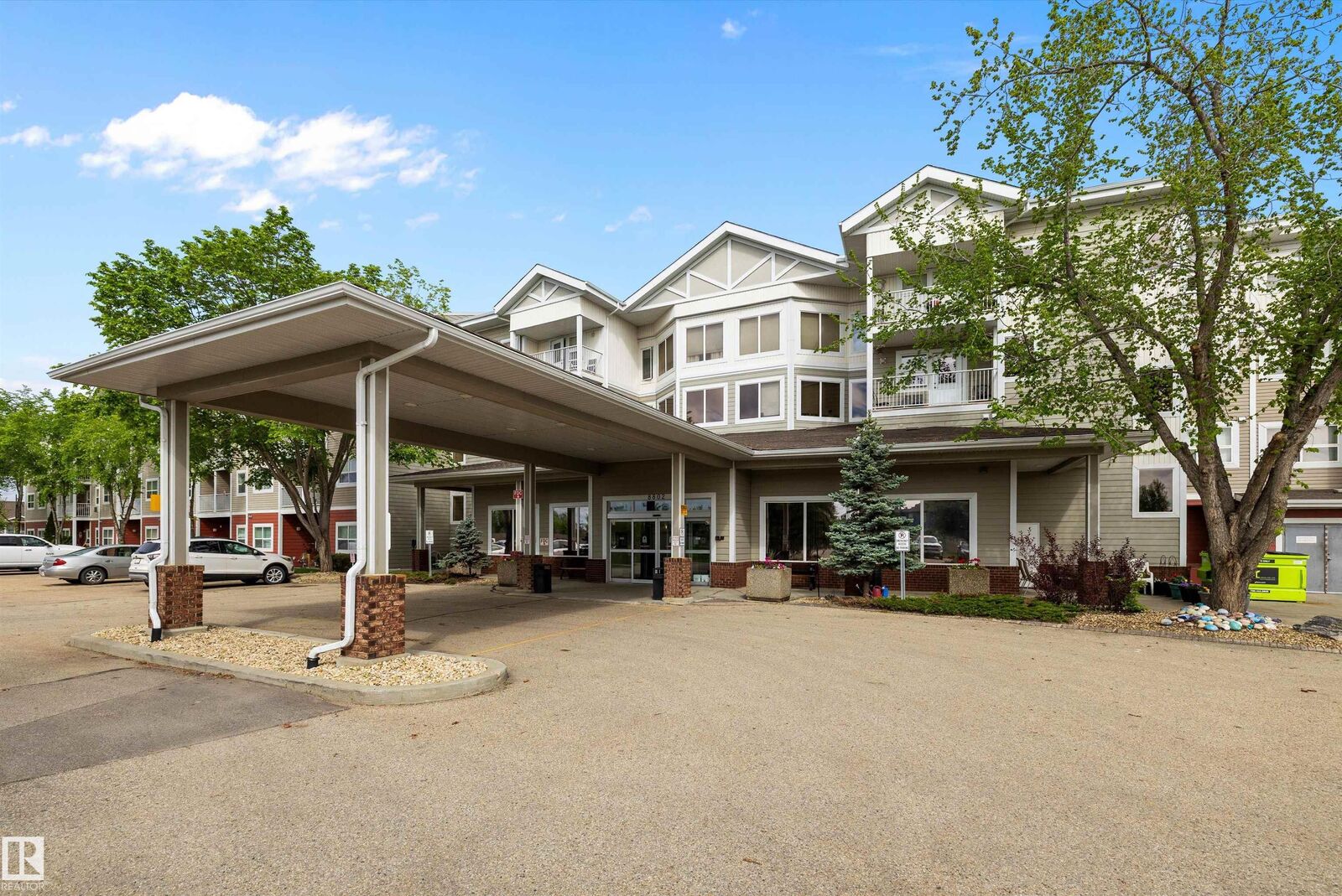 Property Photo:  8802 Southfort Drive 434  AB T8L 4R6 