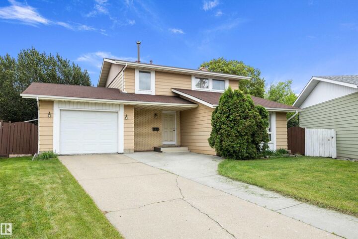 Property Photo:  6816 40 Avenue NW  AB T6K 1B4 