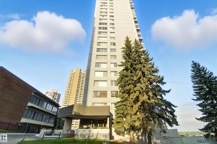 Property Photo:  9923 103 Street NW 2202  AB T5K 2J3 