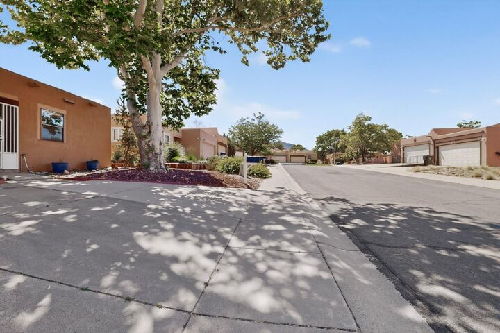 Property Photo:  5740 Manzanillo Loop NE  NM 87111 
