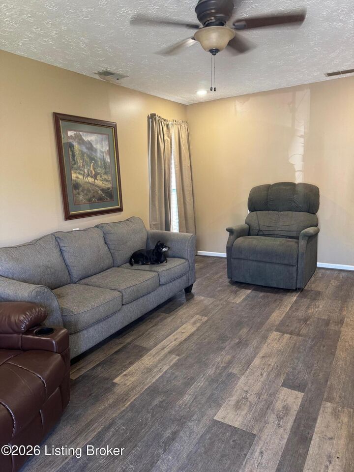 Property Photo: 2620 Rowan St KY 40212