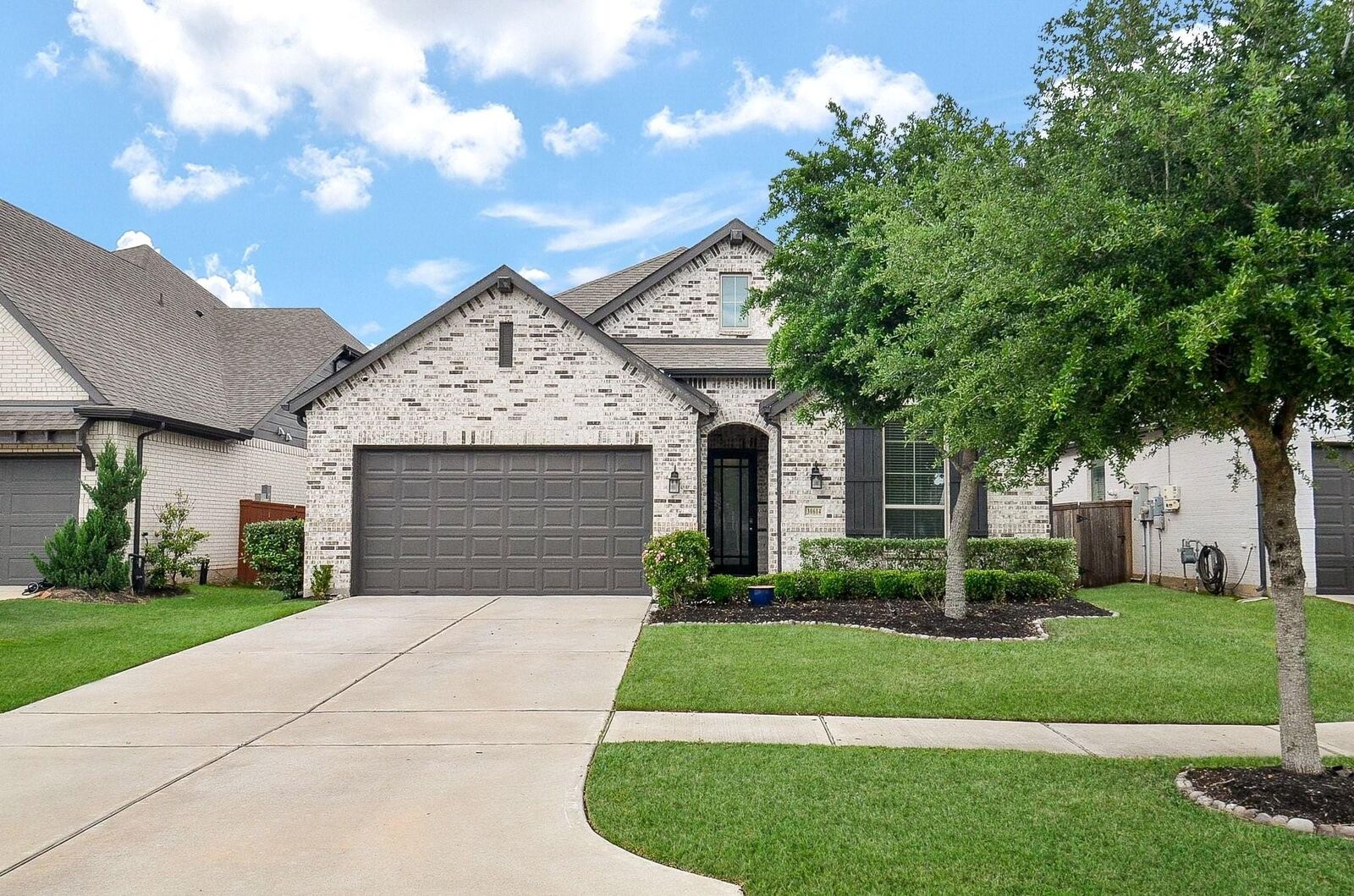 Property Photo: 30614 Southern Dewberry Court TX 77441