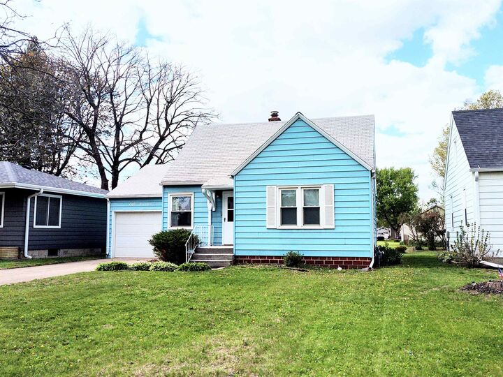 Property Photo:  817 E 4th Street  IA 51301 