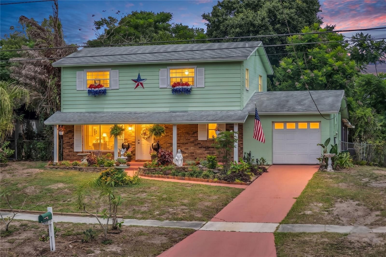 Property Photo:  4411 Urban Court  FL 32810 