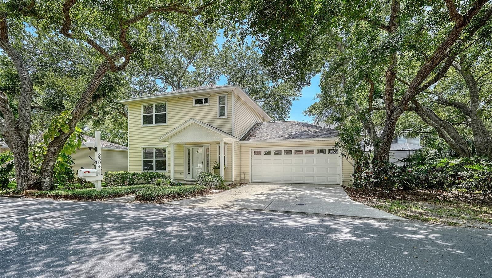 Property Photo:  2304 63rd Street Court W  FL 34209 