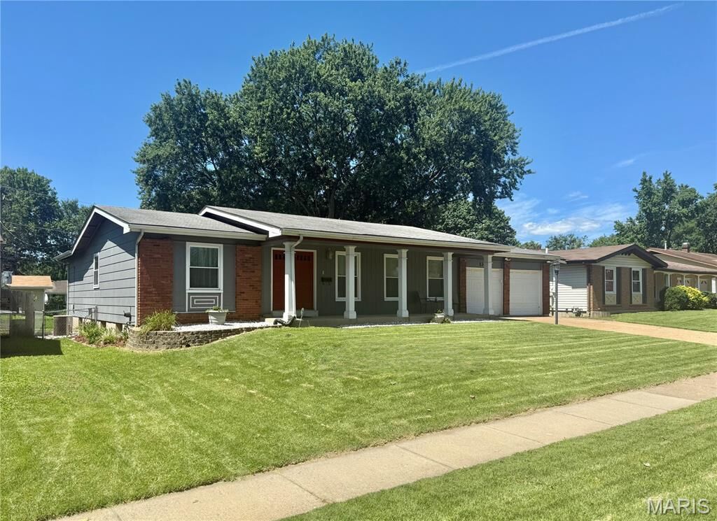 Property Photo:  1364 Kingsford Drive  MO 63031 