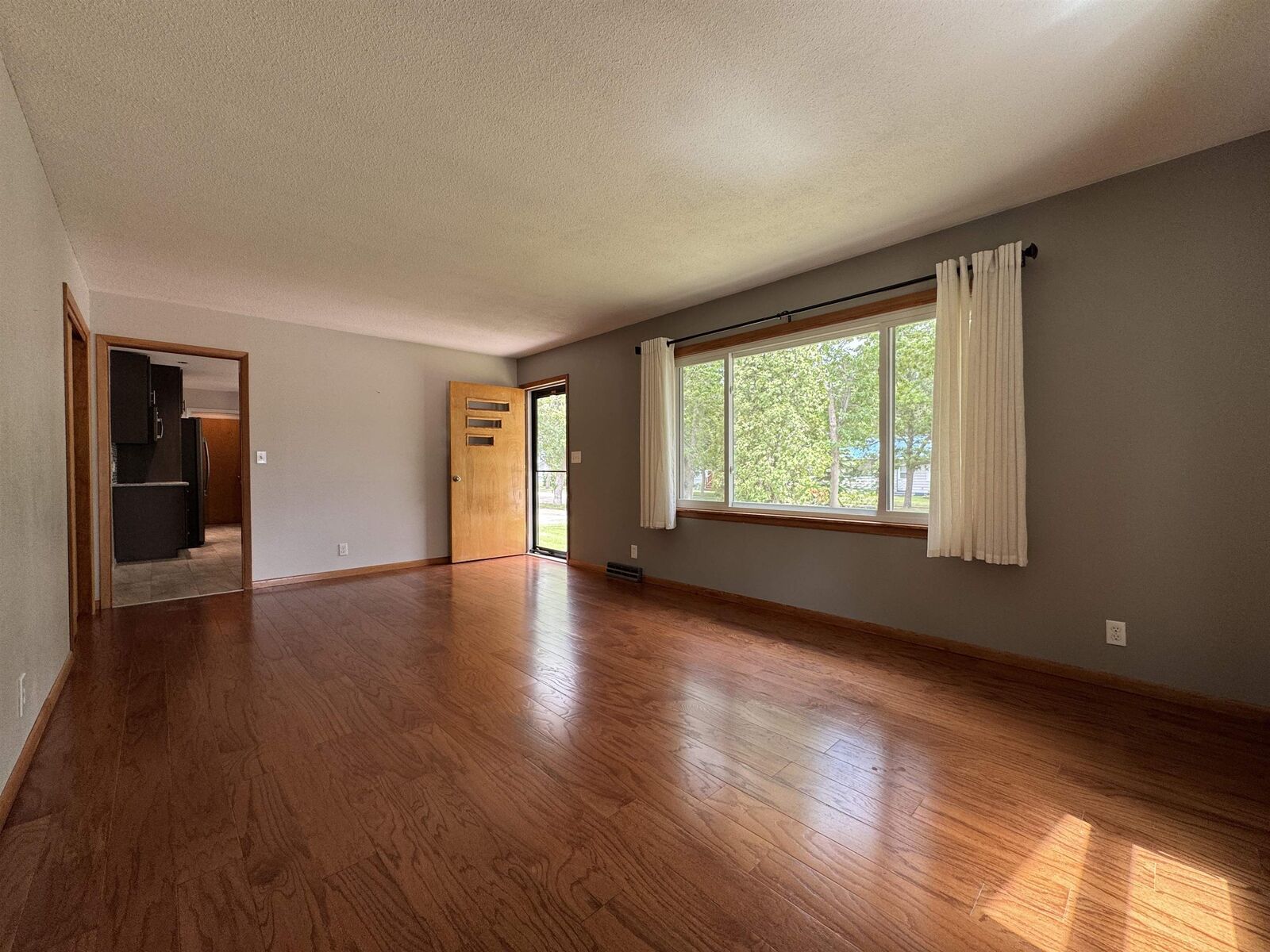 Property Photo: 720 S Main St ND 58784