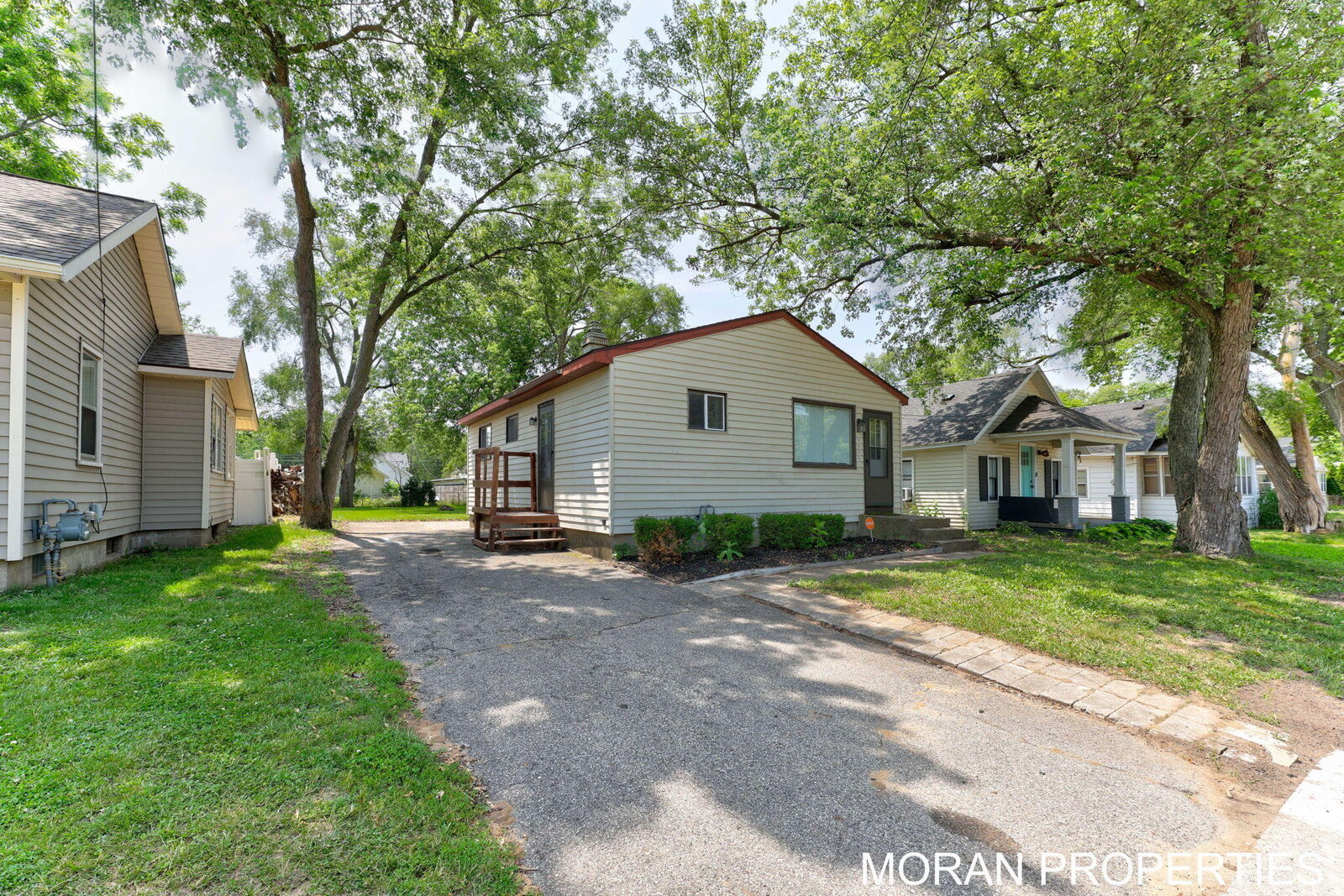 Property Photo:  248 Himes Street SE  MI 49548 