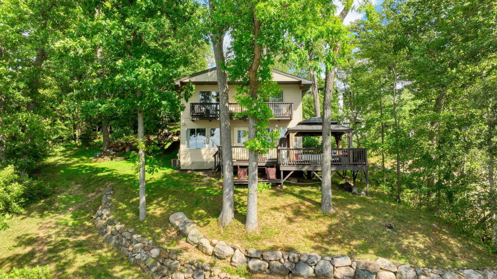 Property Photo:  192 Eastshore Drive  MI 49249 