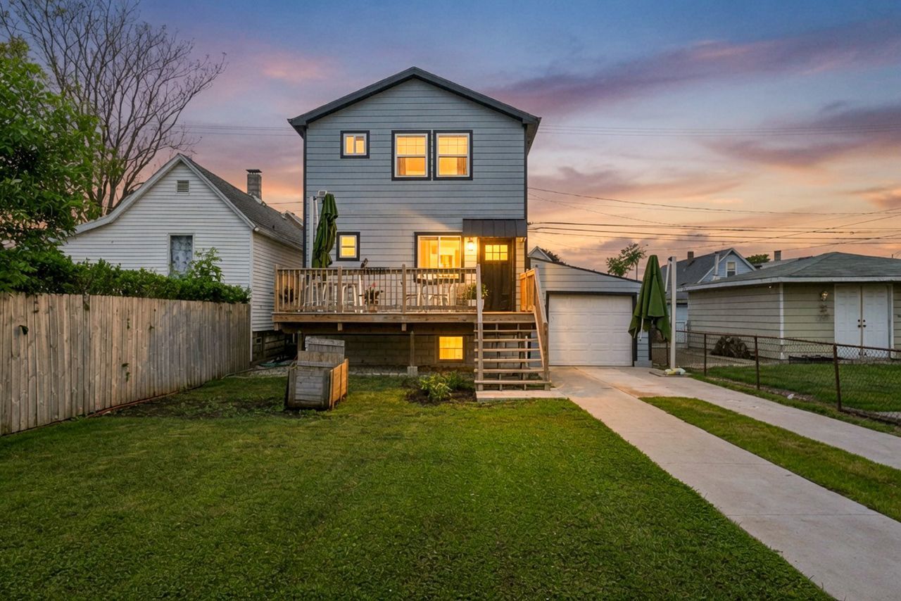 Property Photo: 13342 S Avenue N IL 60633