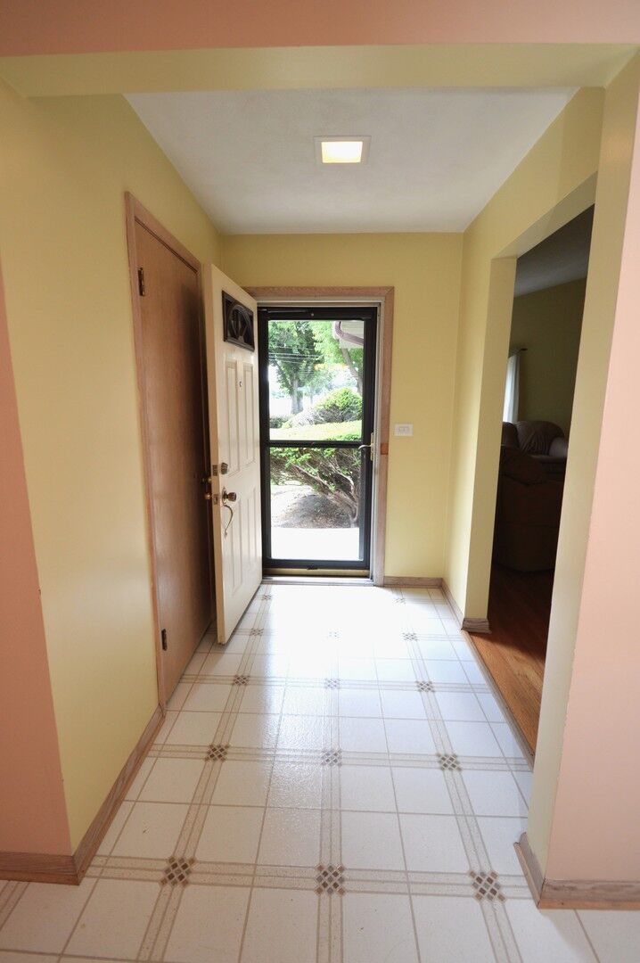 Property Photo: 10640 Wakefield Street IL 60154