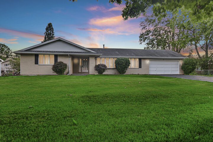 Property Photo:  325 Wintree Lane  IL 60451 