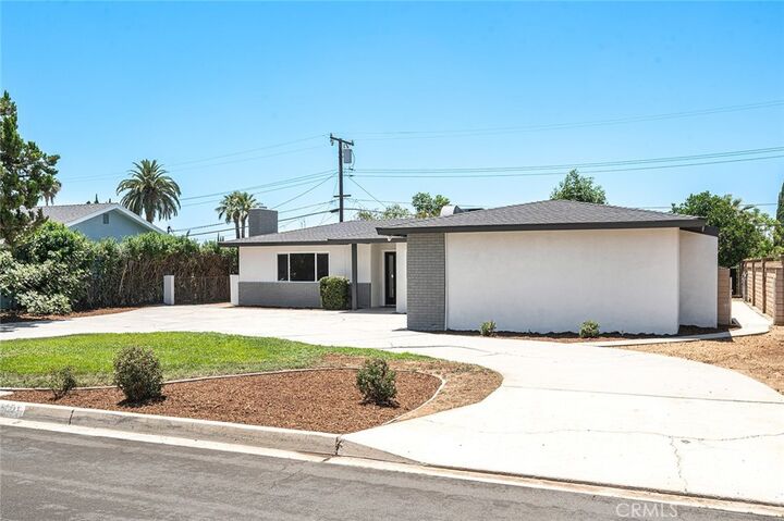 Property Photo:  11822 Kingston  CA 92313 