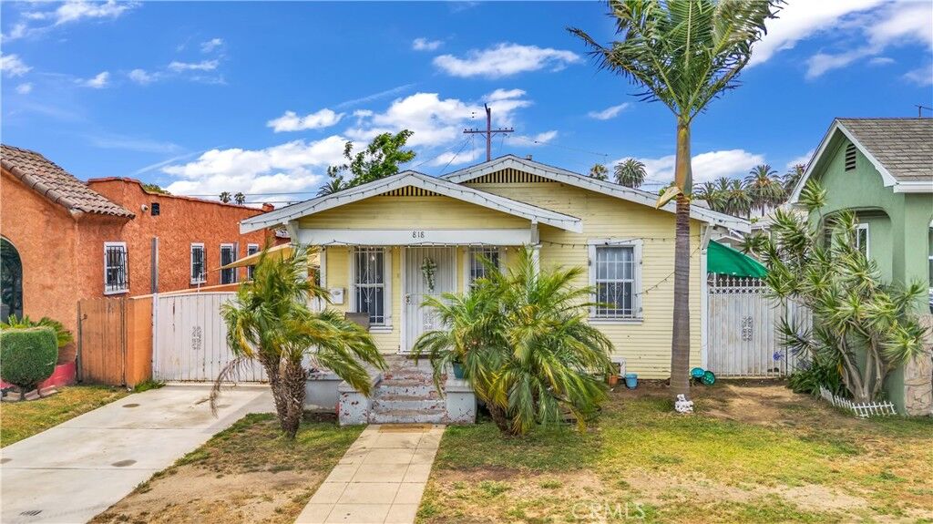 Property Photo: 818 W 104th CA 90044
