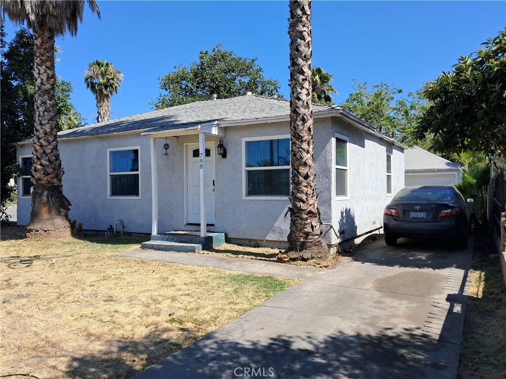 Property Photo: 798 W Virginia CA 92405
