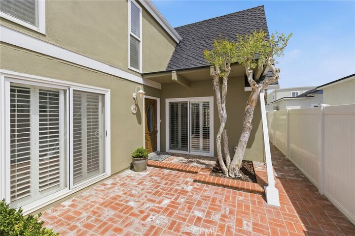 Property Photo:  238 Walnut Street  CA 92663 