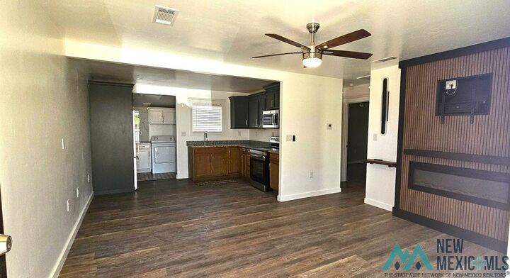 Property Photo: 1916 W Lea Street NM 88220