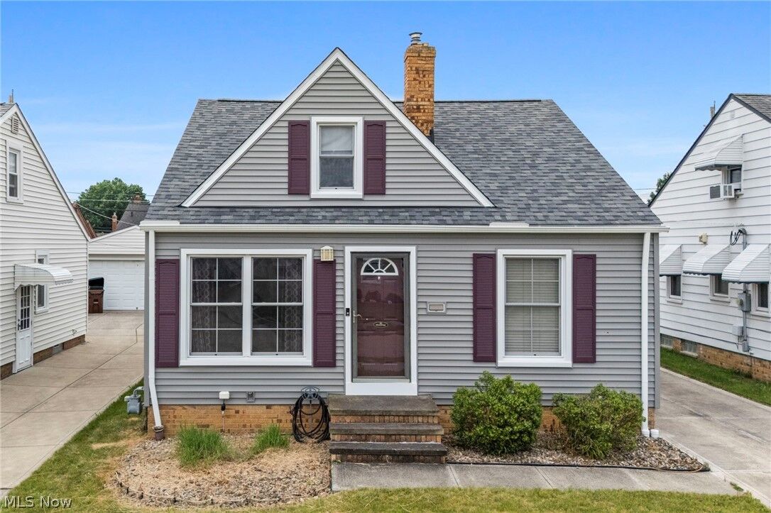 Property Photo: 8327 Renwood Drive OH 44129