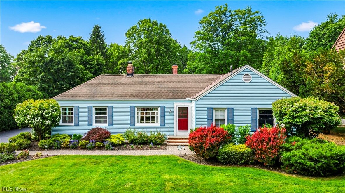 Property Photo: 6666 Ridgebury Boulevard OH 44124