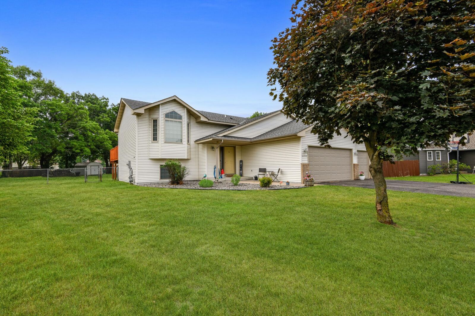 Property Photo: 5000 Bluff Road MN 55309
