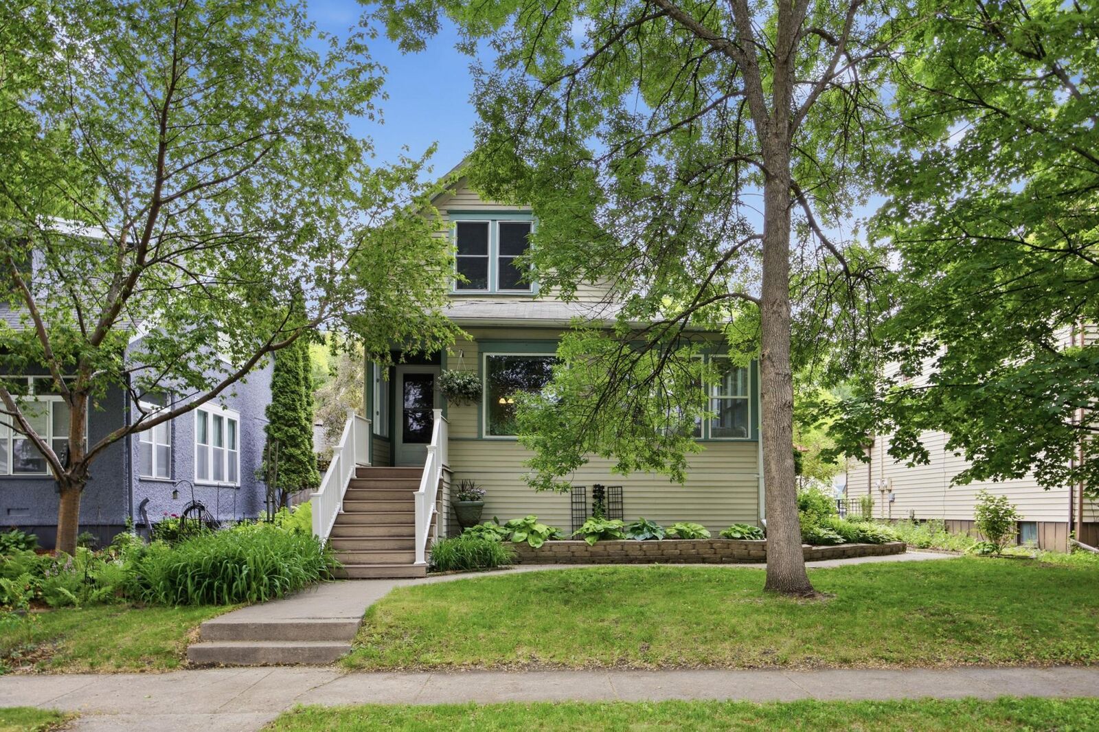 Property Photo:  1041 5th Street N  ND 58102 