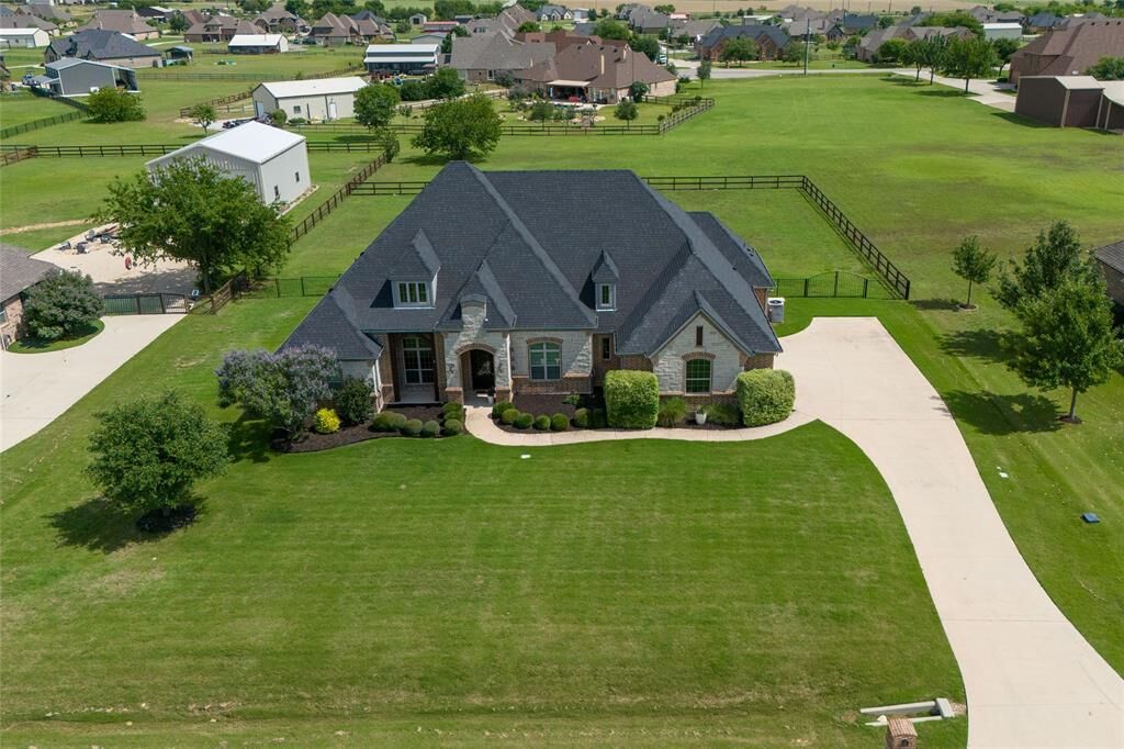 Property Photo: 13350 Escalara Lane TX 76247