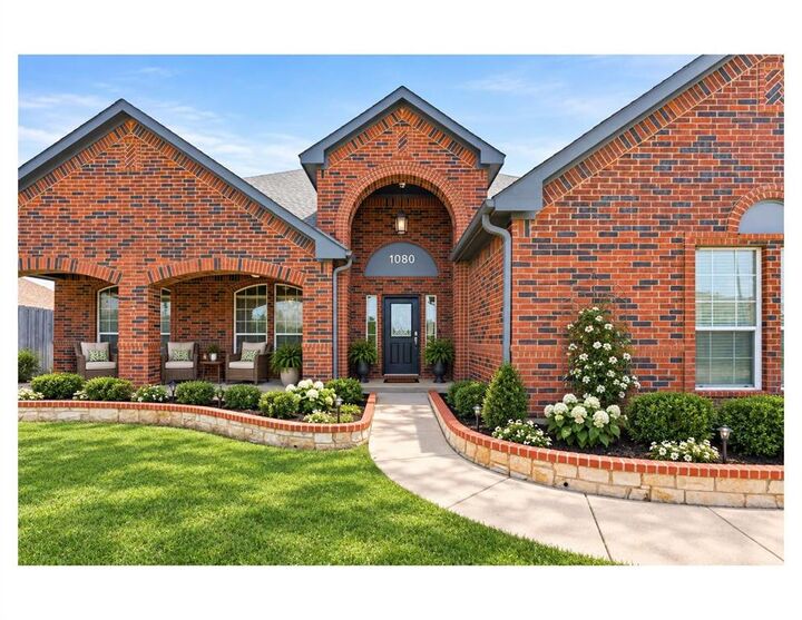 Property Photo:  1080 Estates Drive  TX 76060 
