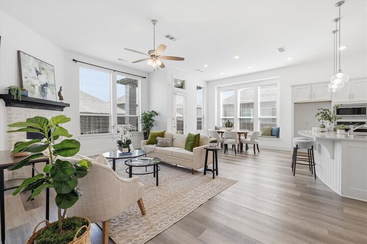 Photo de la propriété:  9521 Leisure Pace Lane  TX 75068 