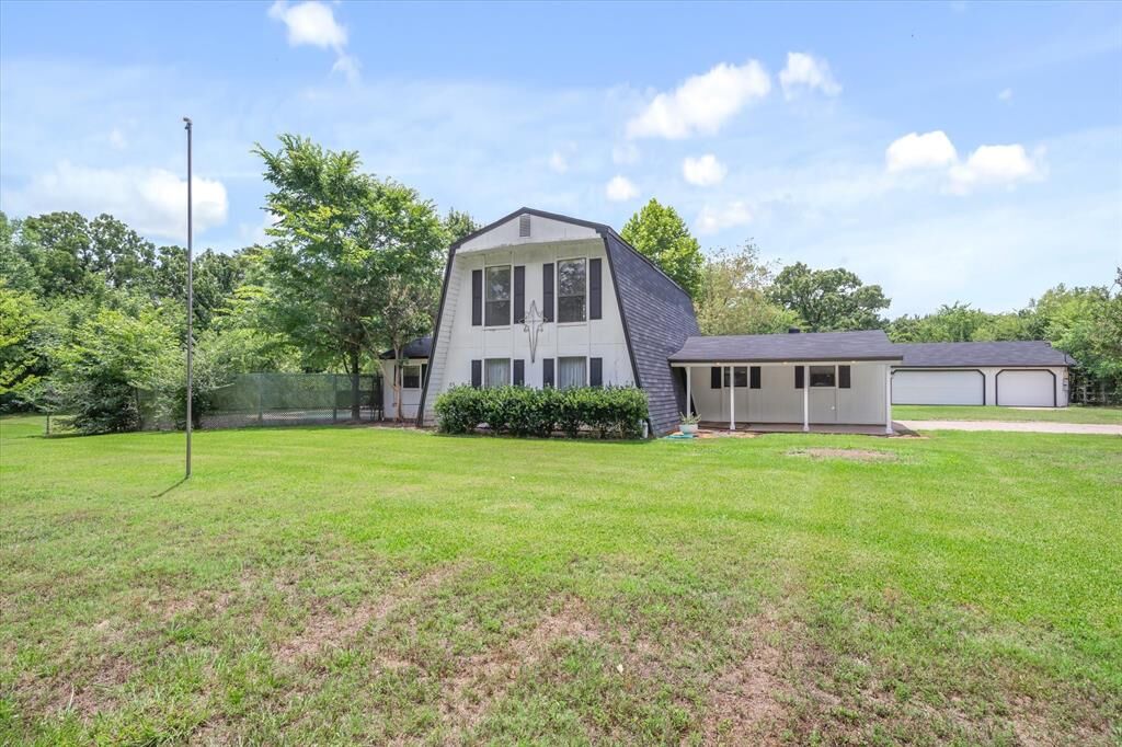 Property Photo: 1003 Vz County Road 2128 TX 75169