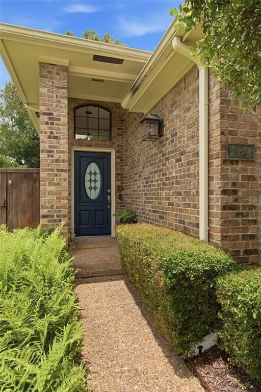 Property Photo: 18947 Misthaven Place TX 75287