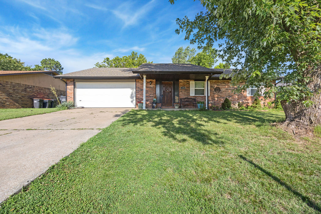 Property Photo:  1406 Daline Street  AR 72762 