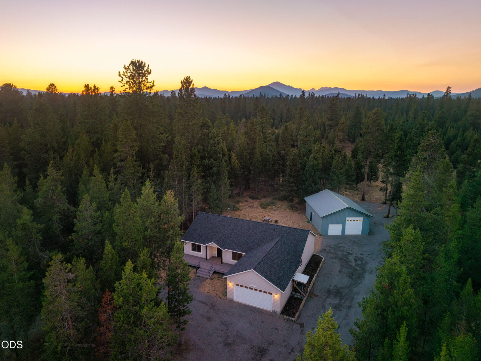 Property Photo:  16346 Park Drive  OR 97739 