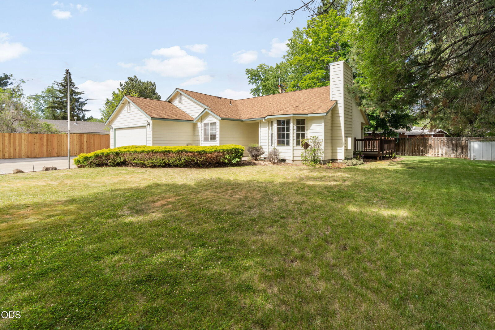 Property Photo:  2400 NE Jones Road  OR 97701 