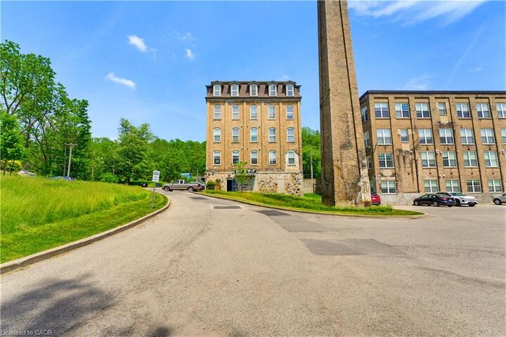 Property Photo: 140 West River Street 301 ON N3L 0B7