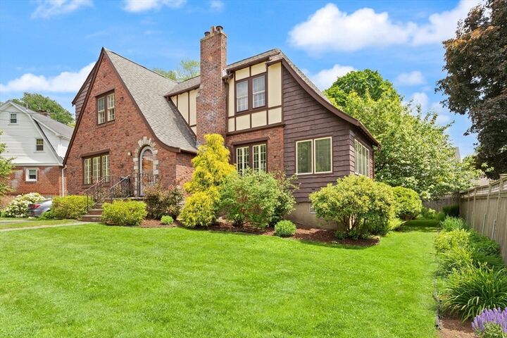 Property Photo: 9 Mayfield Rd MA 02478