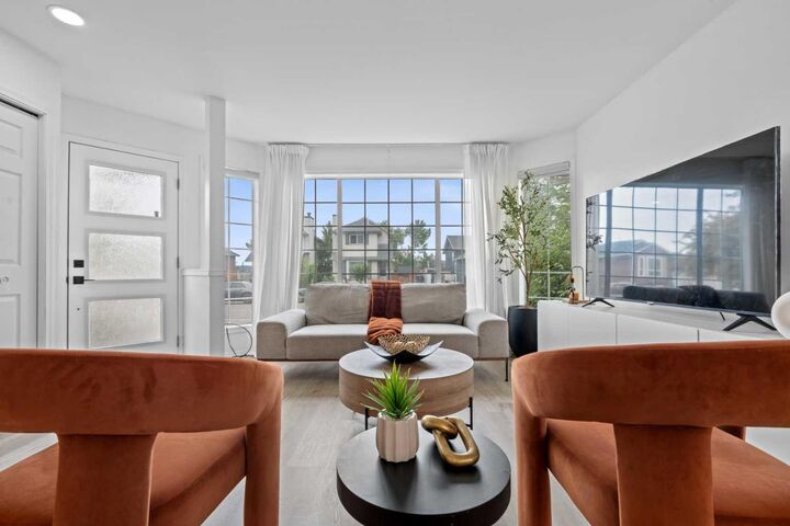 Property Photo: 146 Erin Road SE AB T2B 3H4