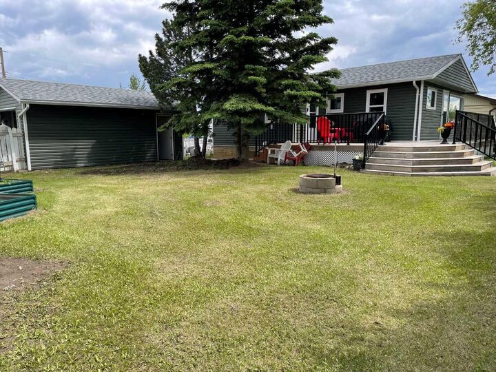 Property Photo: 932 4 Avenue AB T0H 2A0