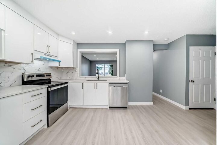 Property Photo: 232 Marlborough Way NE AB T2A 6R9