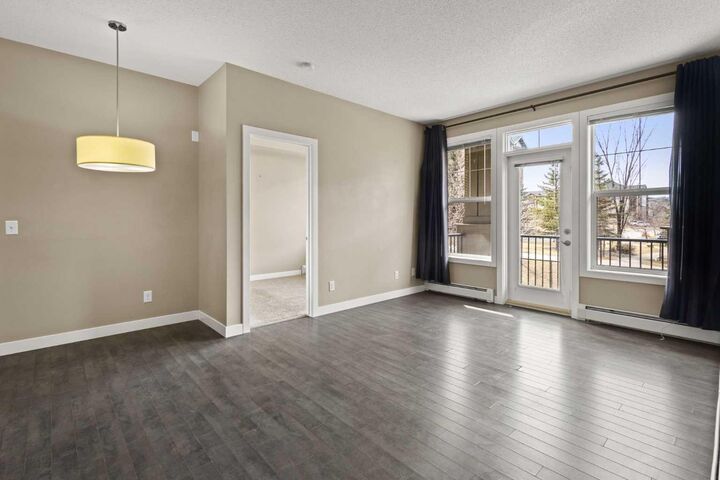 Photo de la propriété:  48 Panatella Road NW 207  AB T3K 0V4 