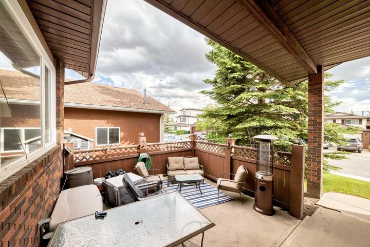 Property Photo: 88 Castlefall Way NE AB T3J 1M7