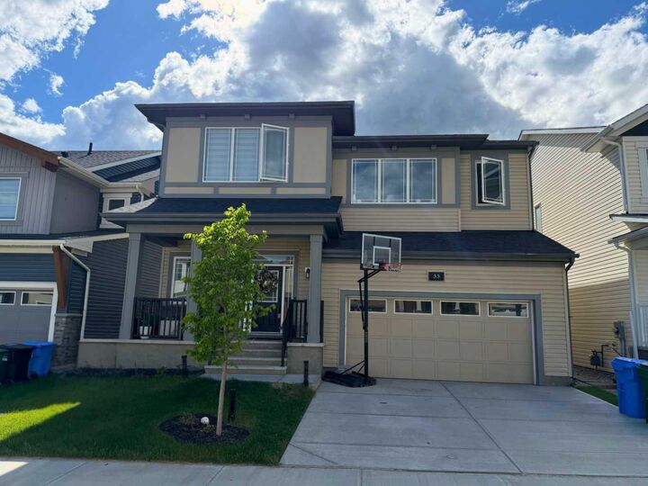 33 Carringwood Street NW — photo 1