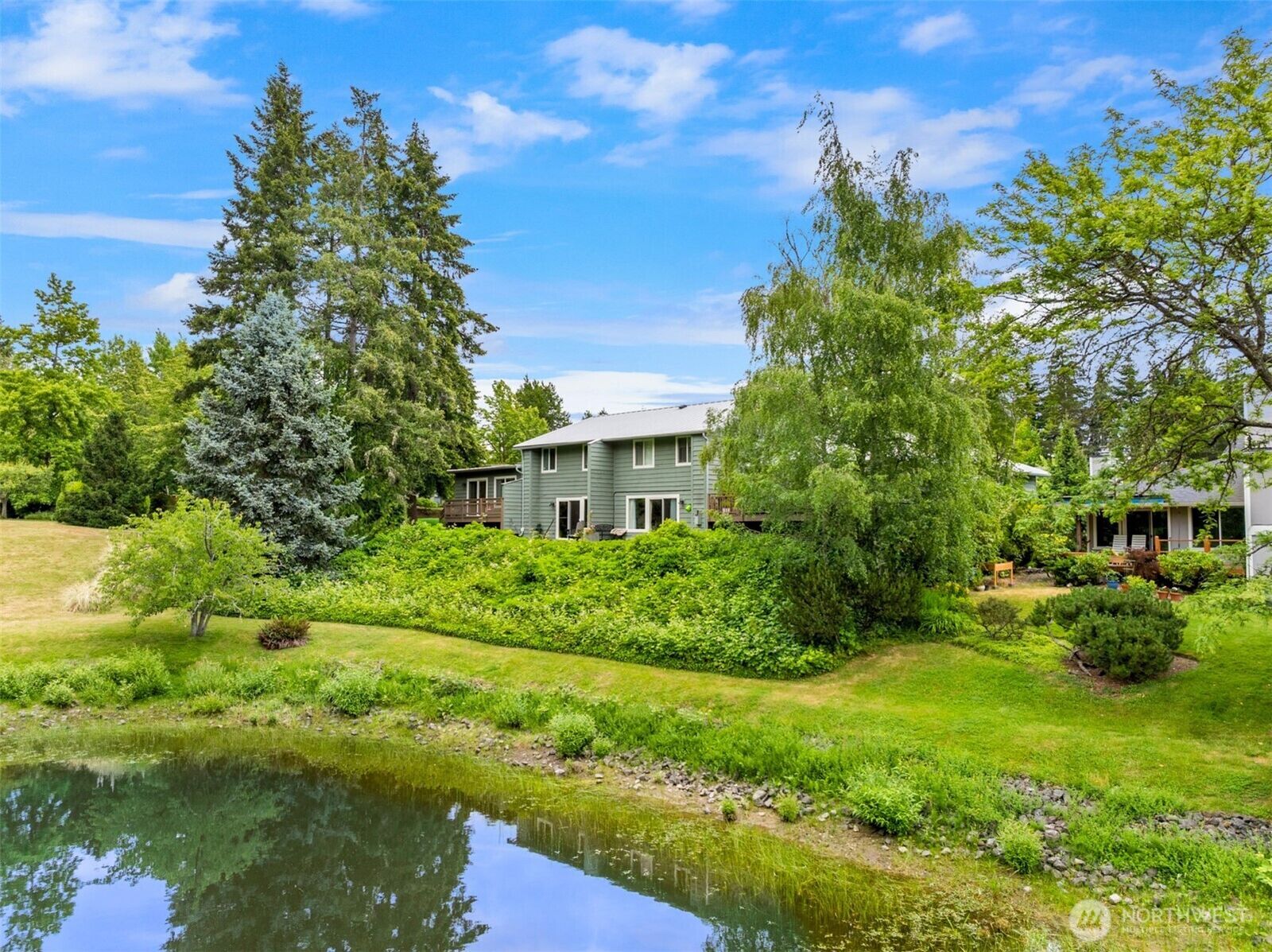 Property Photo:  1011  Blue Heron Avenue NE  WA 98110 