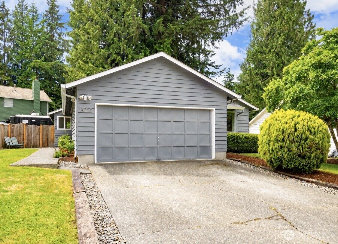 Property Photo: 14222 61st Avenue SE WA 98208