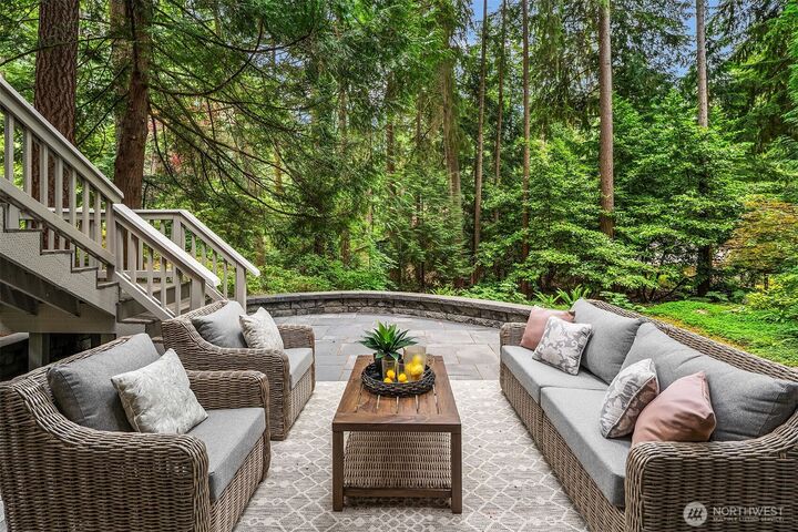 Property Photo:  12833 NE 35th Place  WA 98005 