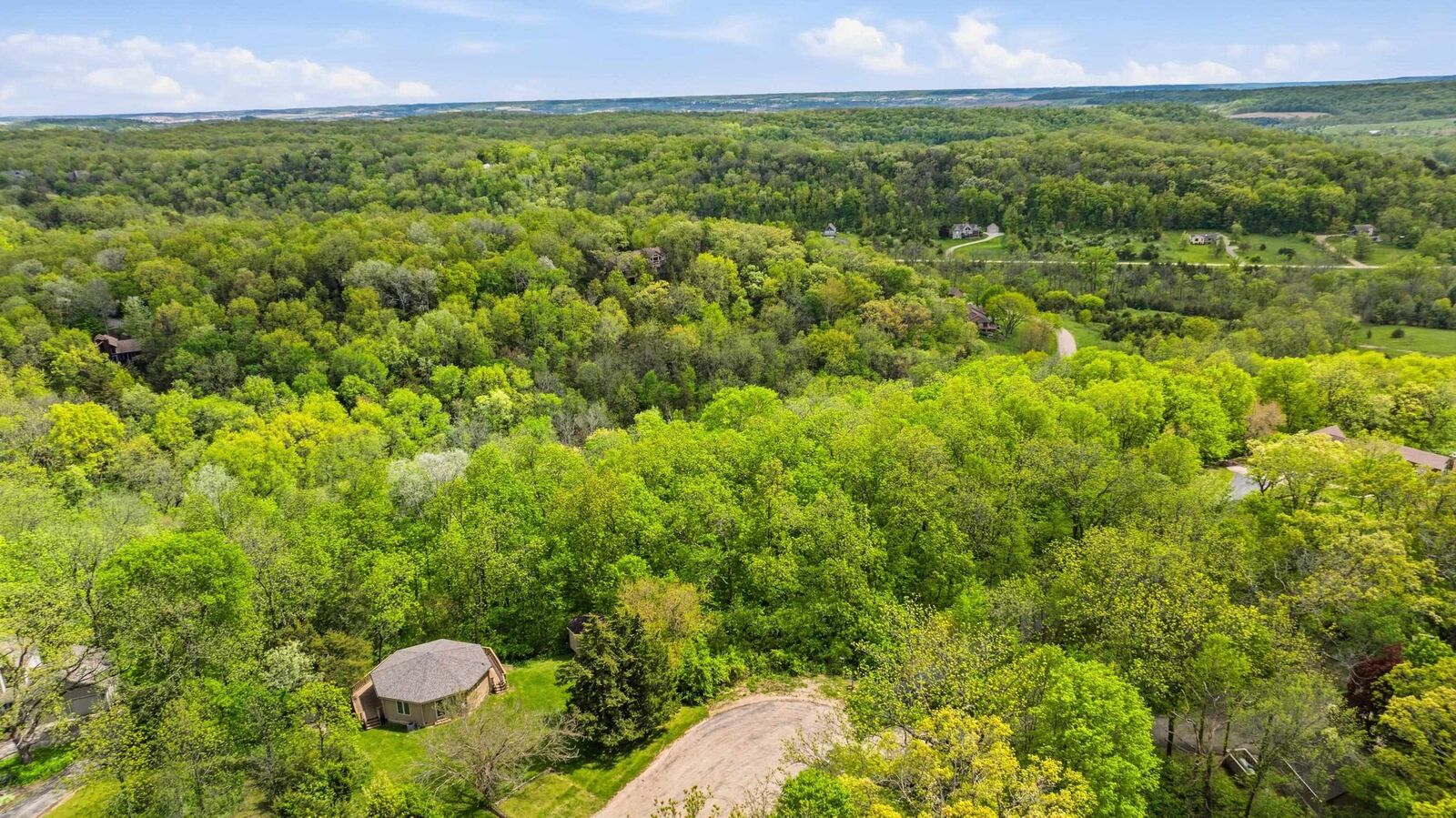 Property Photo:  6 Cumberland Spur  IL 61036 