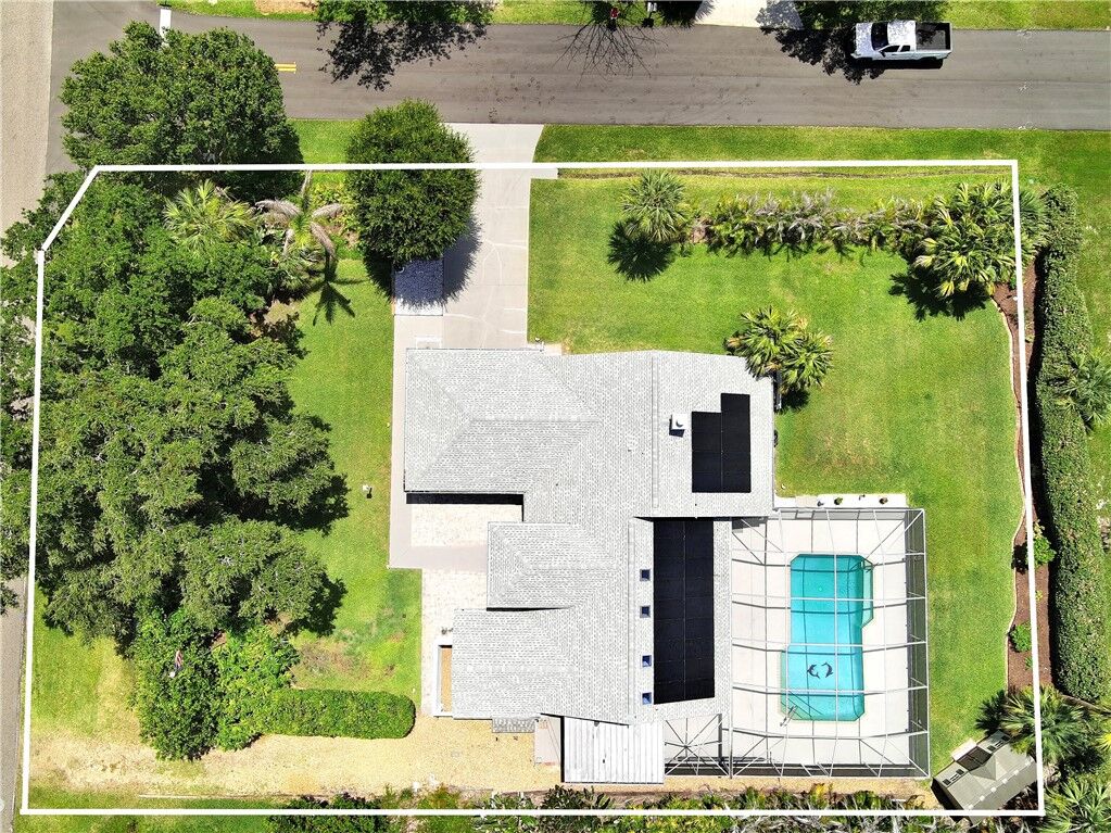 Property Photo:  738 Periwinkle Drive  FL 32958 