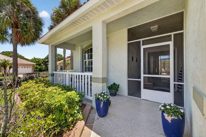 Property Photo: 859 NW Sorrento Lane FL 34986